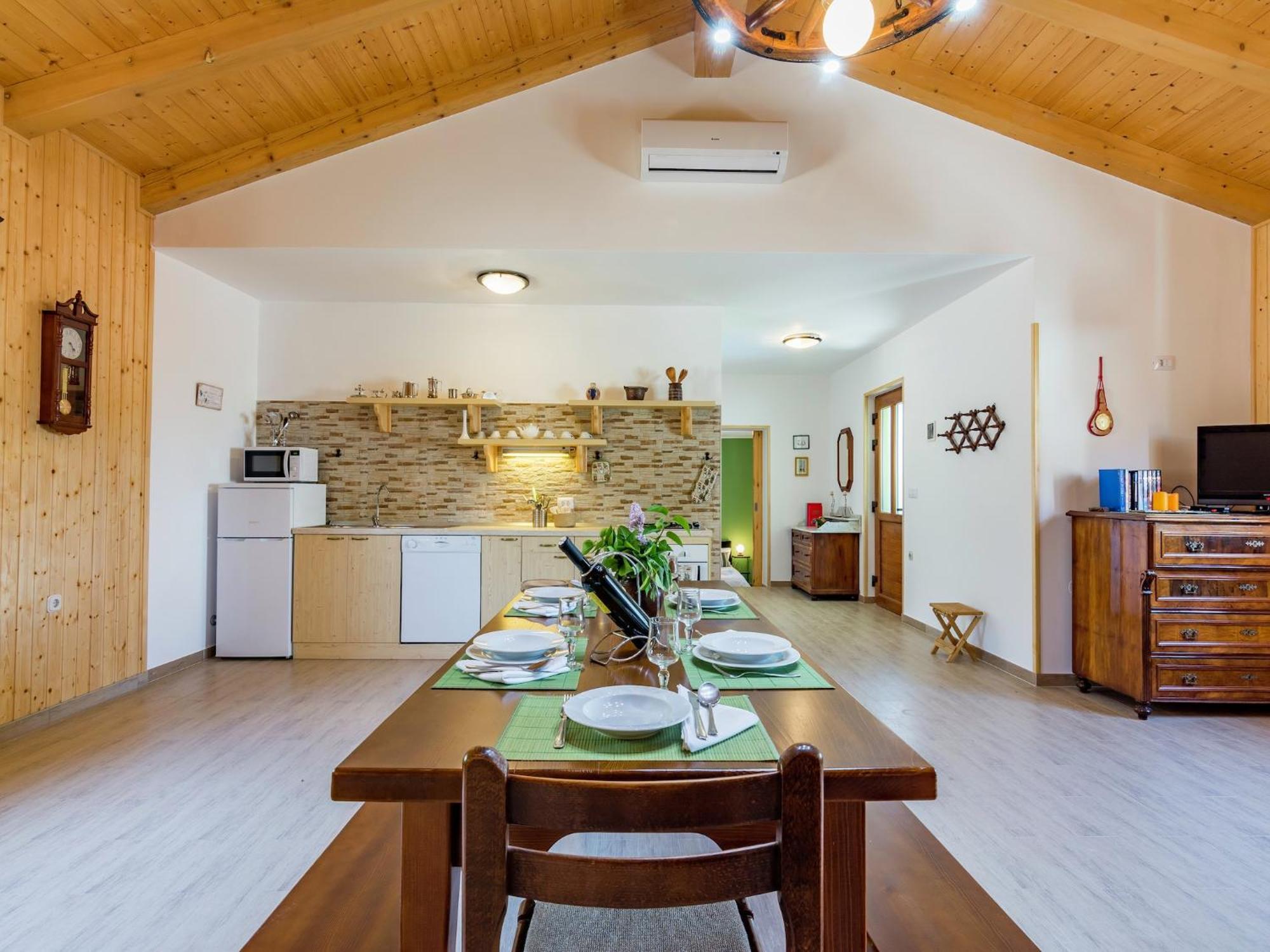 Comfortable In With Pool Apartament