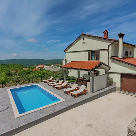 Comfortable Apartment In Cerovlje With Pool Exterior photo
