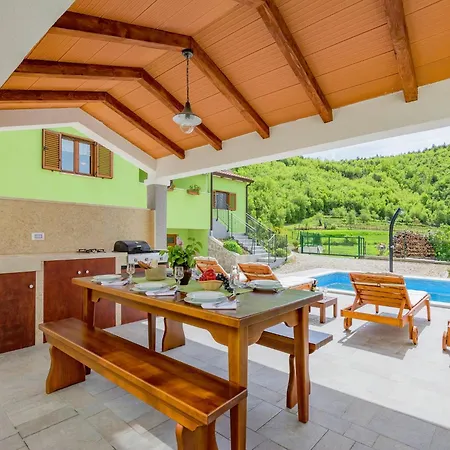 Comfortable Apartment In Cerovlje With Pool Exterior photo