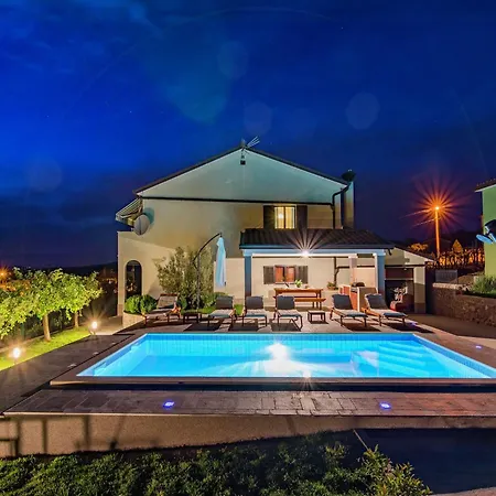 Comfortable Apartment In Cerovlje With Pool Exterior photo