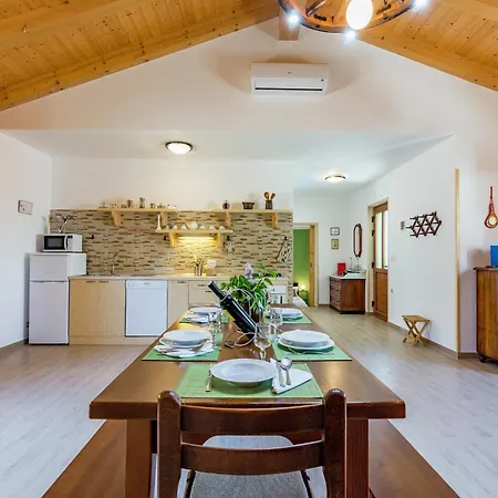 Comfortable Apartment In Cerovlje With Pool Exterior photo