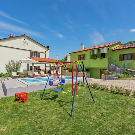 Comfortable Apartment In Cerovlje With Pool Exterior photo