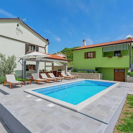Comfortable Apartment In Cerovlje With Pool Exterior photo
