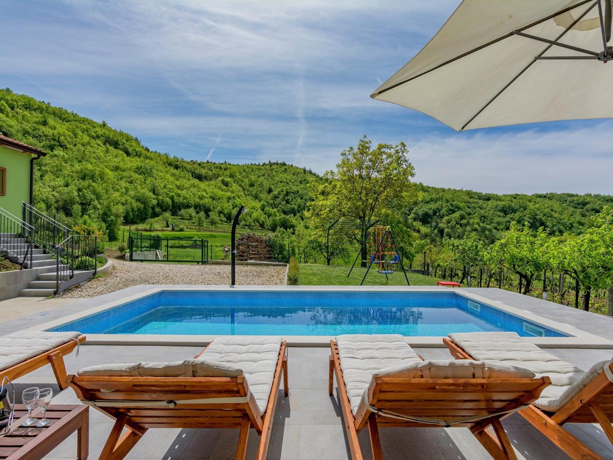 Comfortable In With Pool *