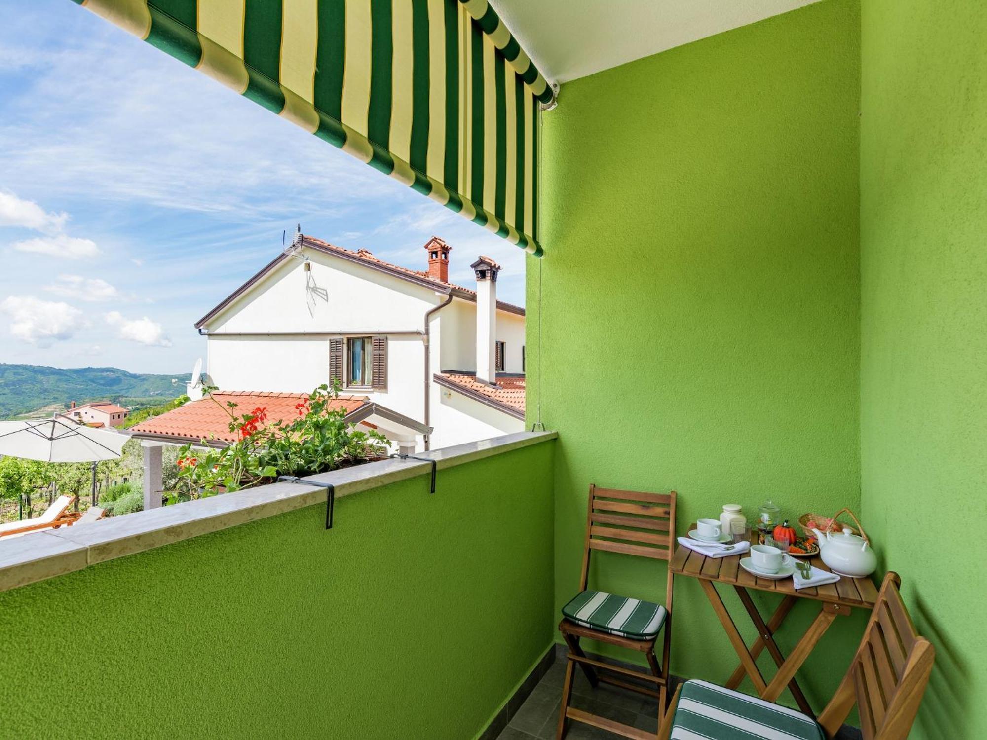 Comfortable In With Pool Appartement