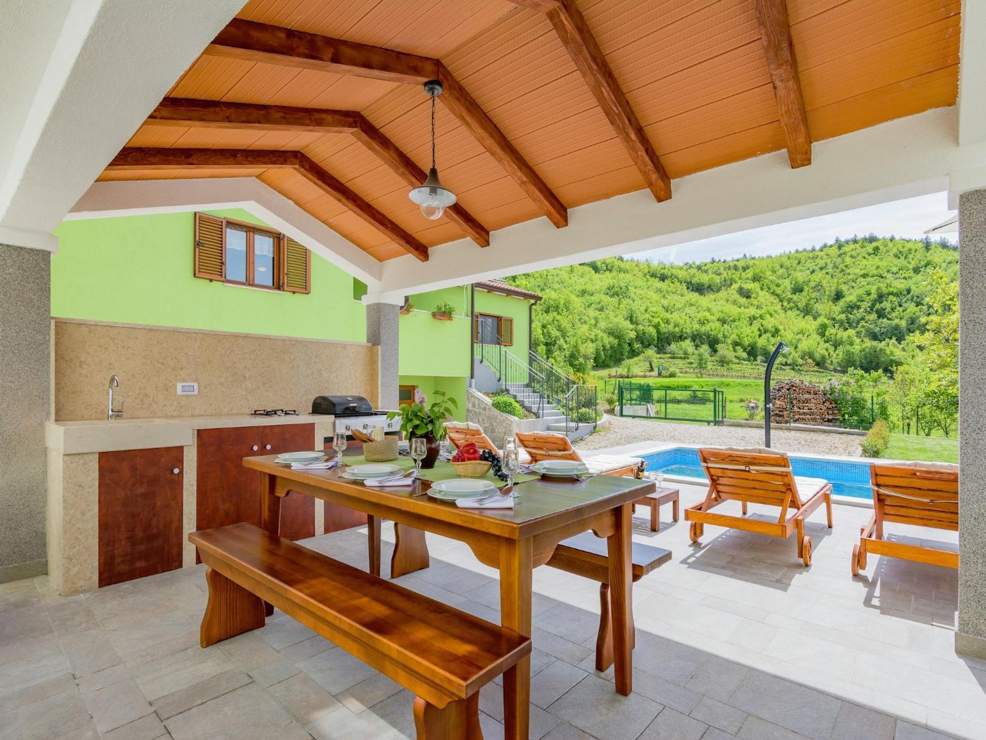 Comfortable In With Pool *