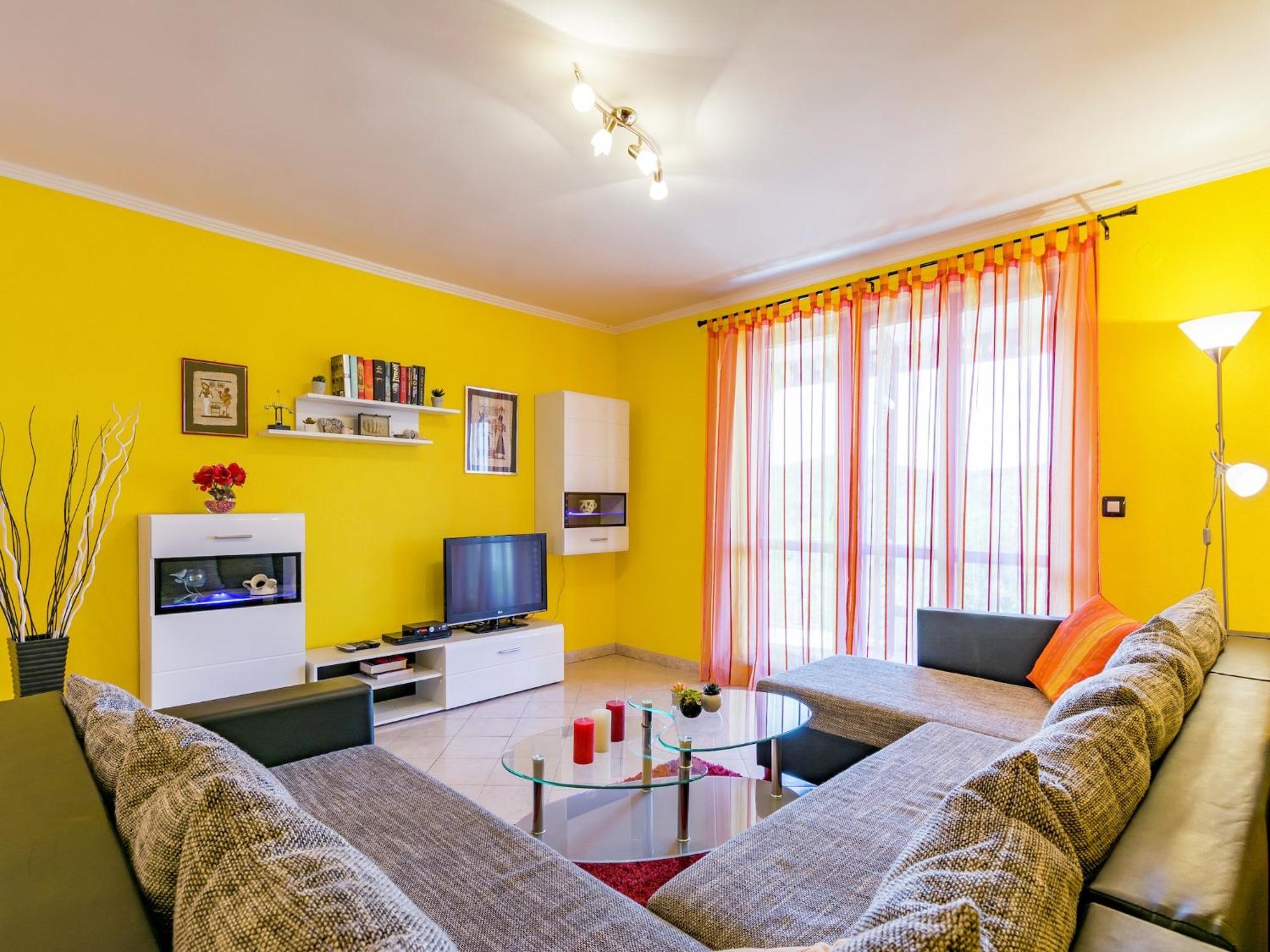Comfortable In With Pool Appartement