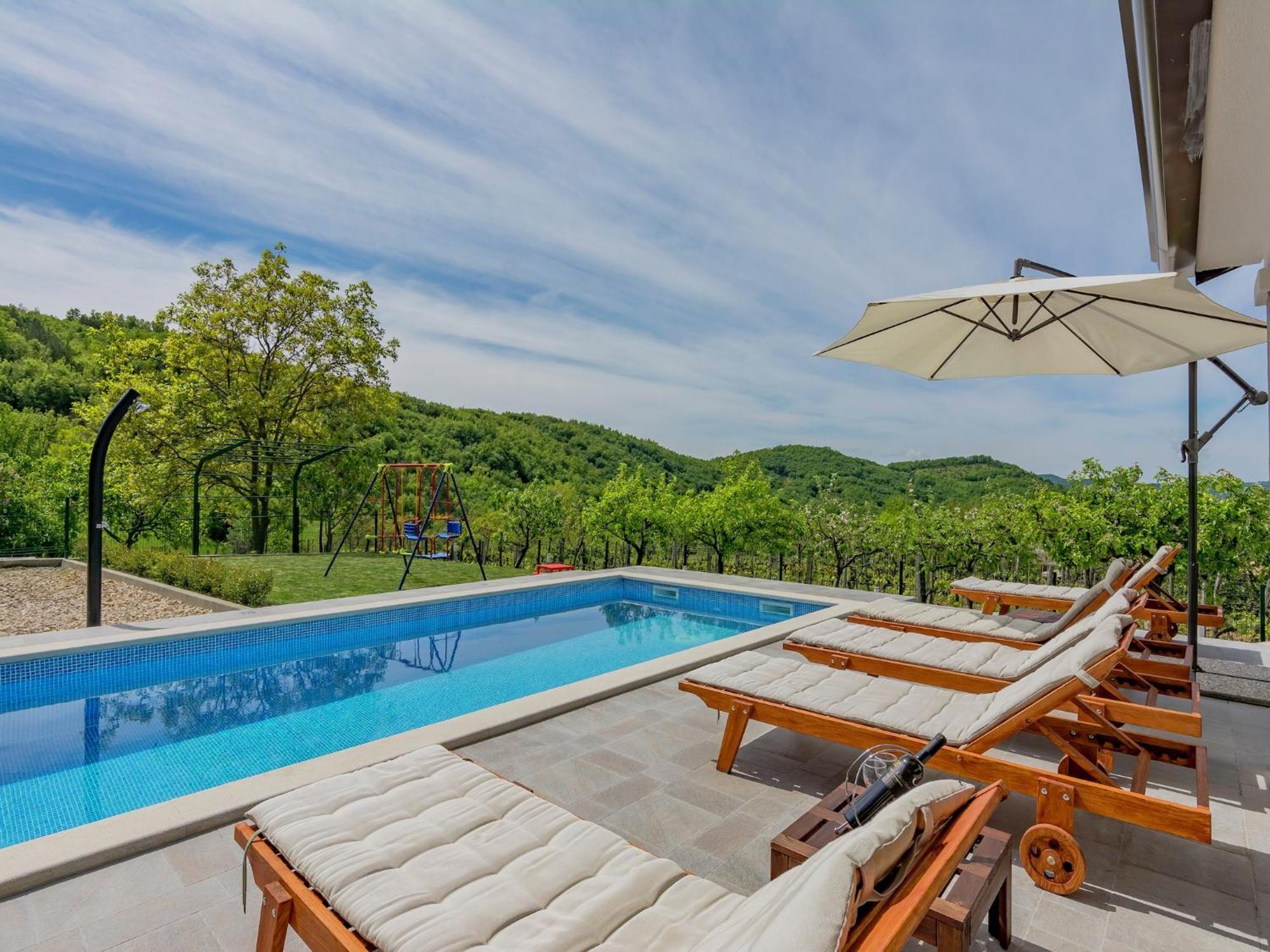 Appartement Comfortable In With Pool Cerovlje